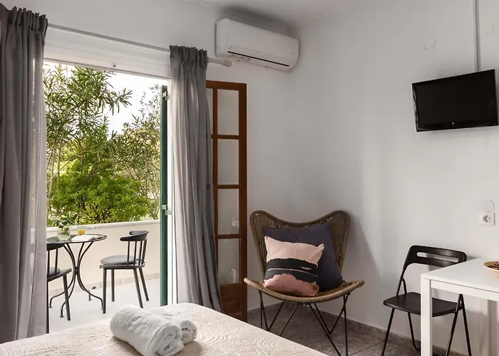 Marias Seaside Apart Otel Acharavi (Corfu)