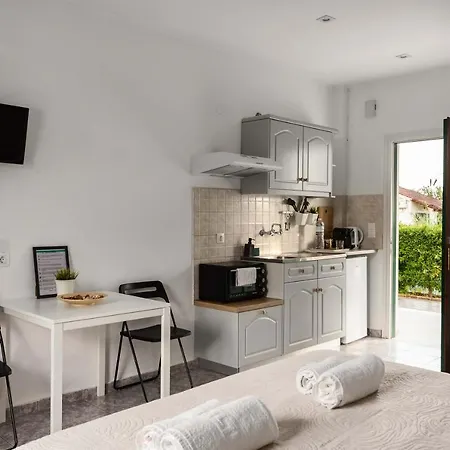 Marias Seaside Αχαράβη